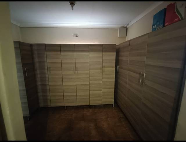 350M² BUILDING FOR SALE IN BO-DORP
